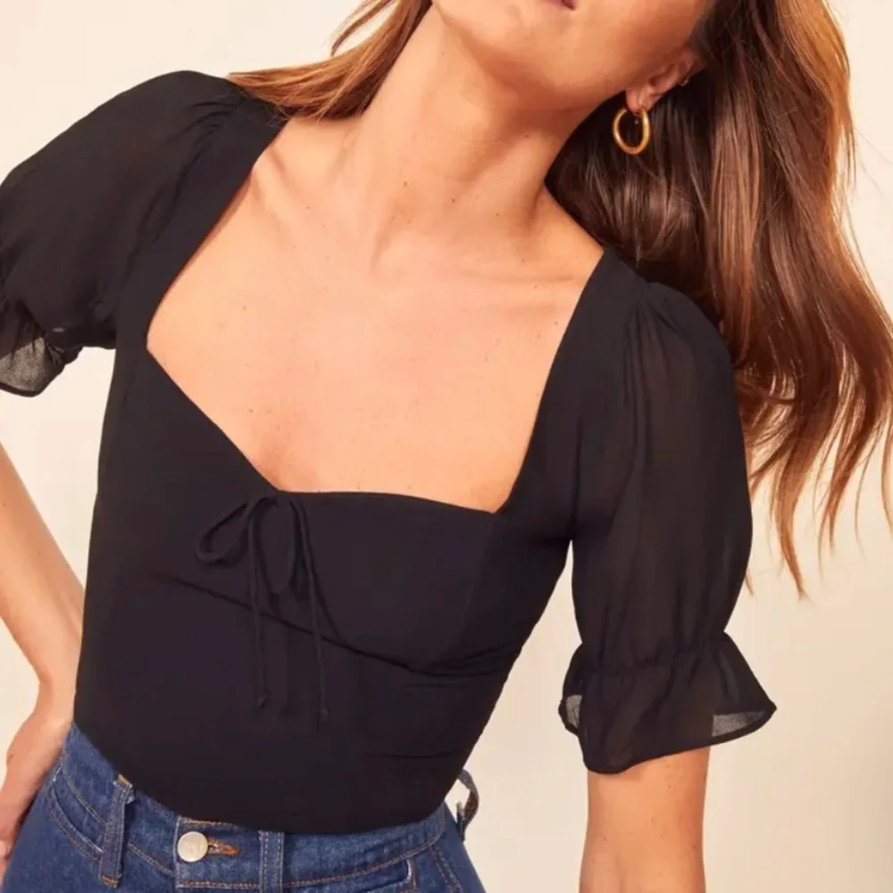 Reformation Delevan Top in Black Size 8 - Picture 3 of 4